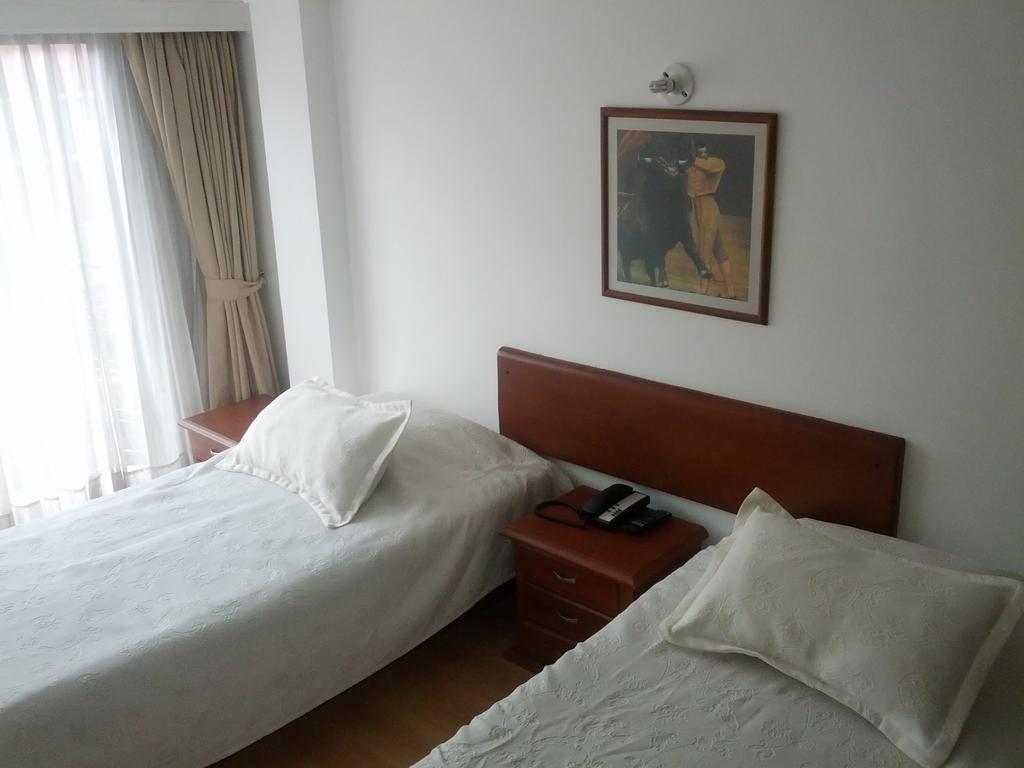 Hotel Alicante โบโกตา ภายนอก รูปภาพ